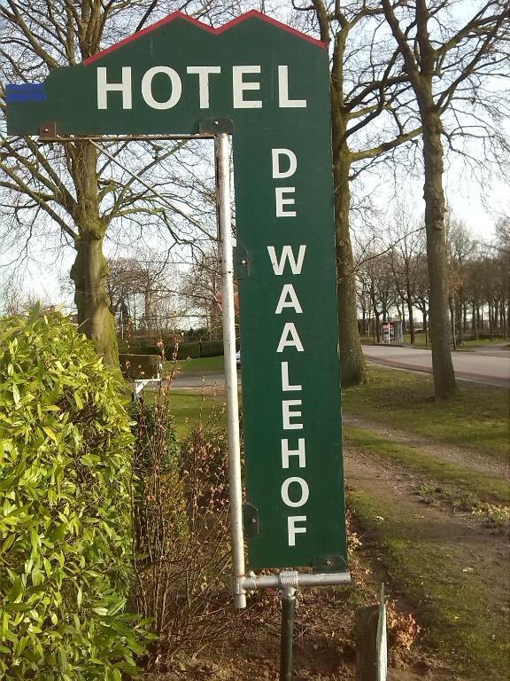 Hotel De Waalehof Jipsinghuizen エクステリア 写真